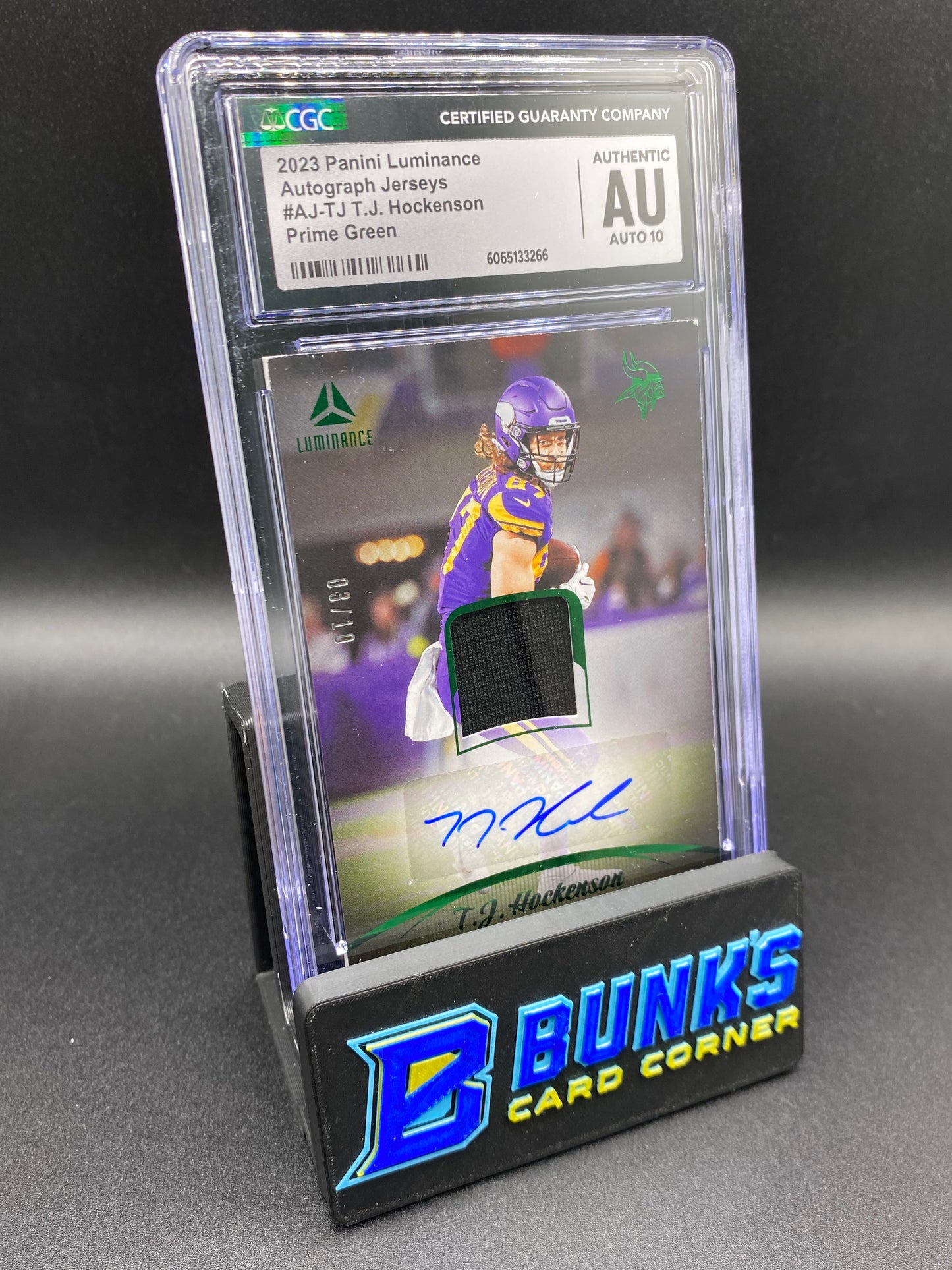 T.J. Hockenson Prime Green Auto Patch CGC Auto 10 3/10