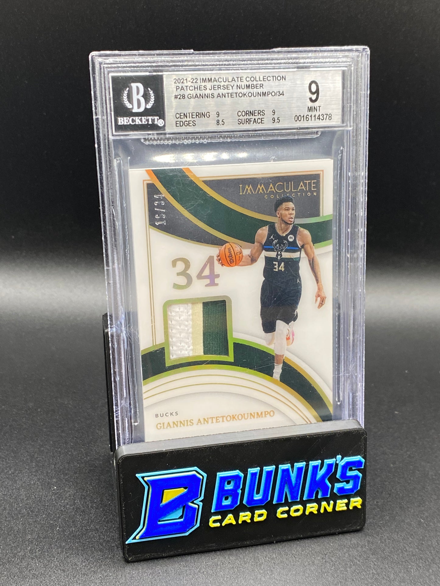 2021-22 Giannis Antetokounmpo Jersey Game Worn Bechett 9