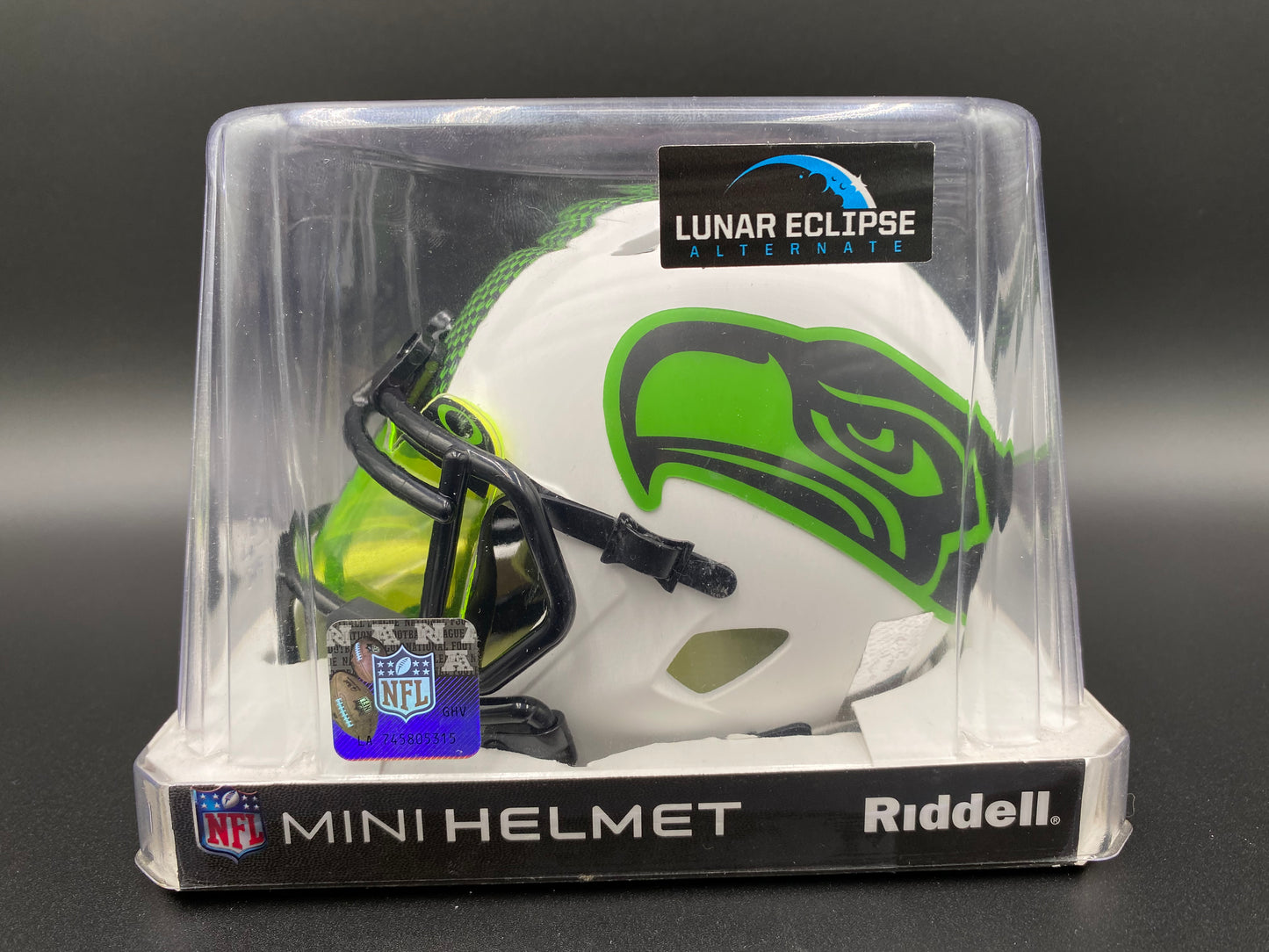Mini Helmet Signed Russell Wilson Green Visor Beckett Coa (Opened)