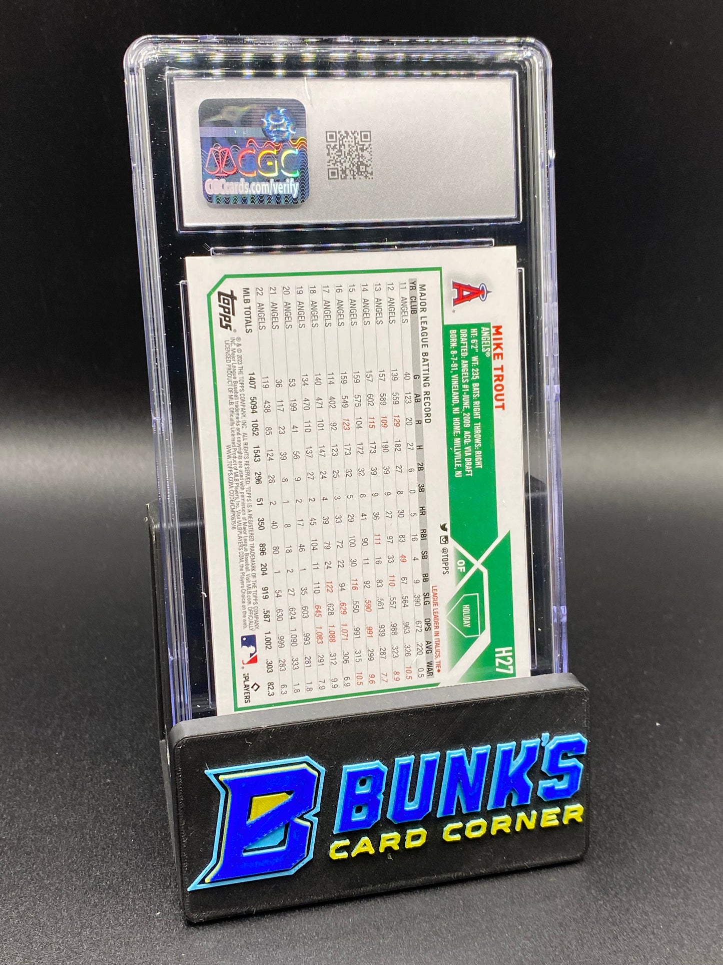 2023 Mike Trout Snowman in Background CGC 10 SP Variation