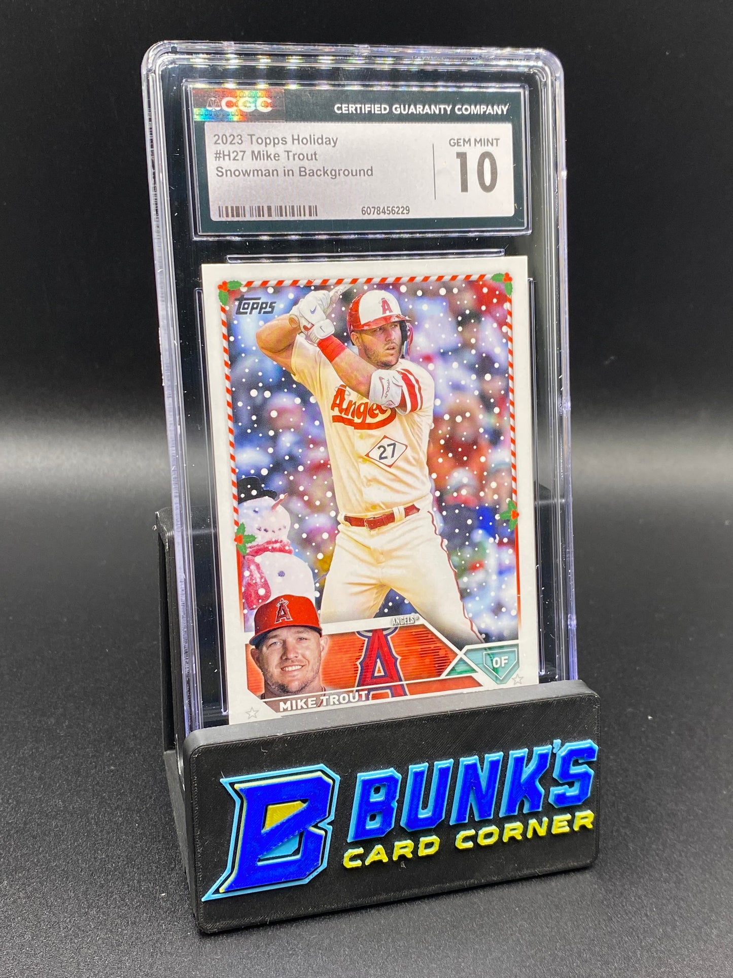 2023 Mike Trout Snowman in Background CGC 10 SP Variation