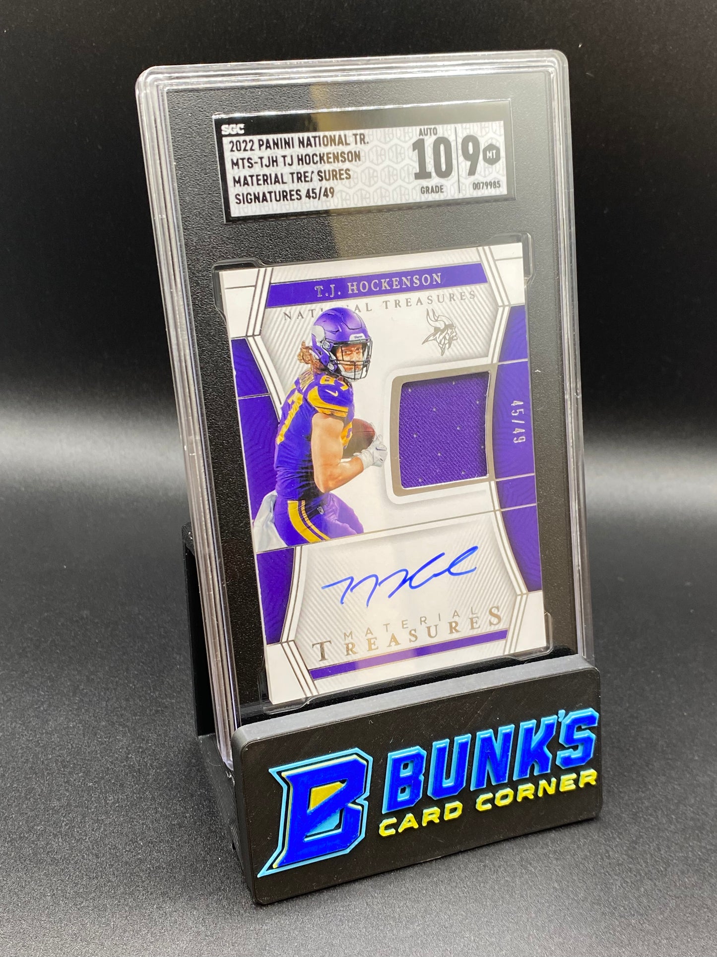 2022 TJ Hockenson Material Treasures Signatures SGC 10/9 (Box 36)