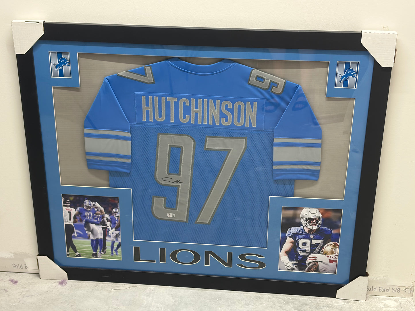 Aidan Hutchinson Beckett Certified Auto Frame 36x44