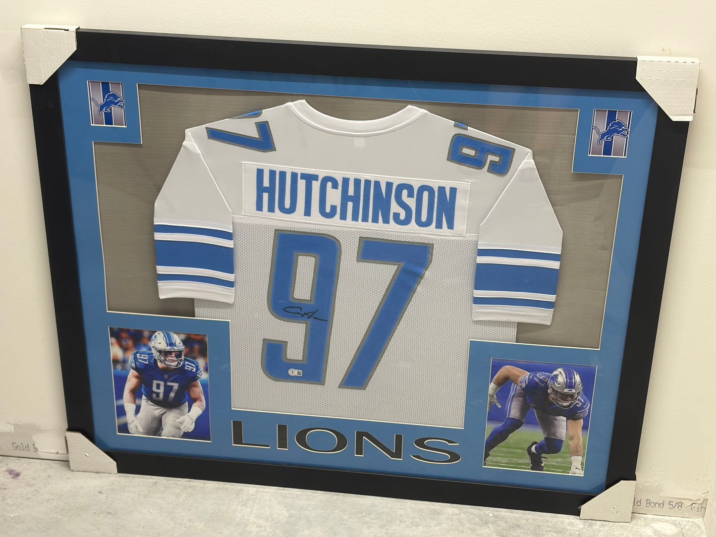 Aidan Hutchinson Beckett Certified Auto Frame 36x44