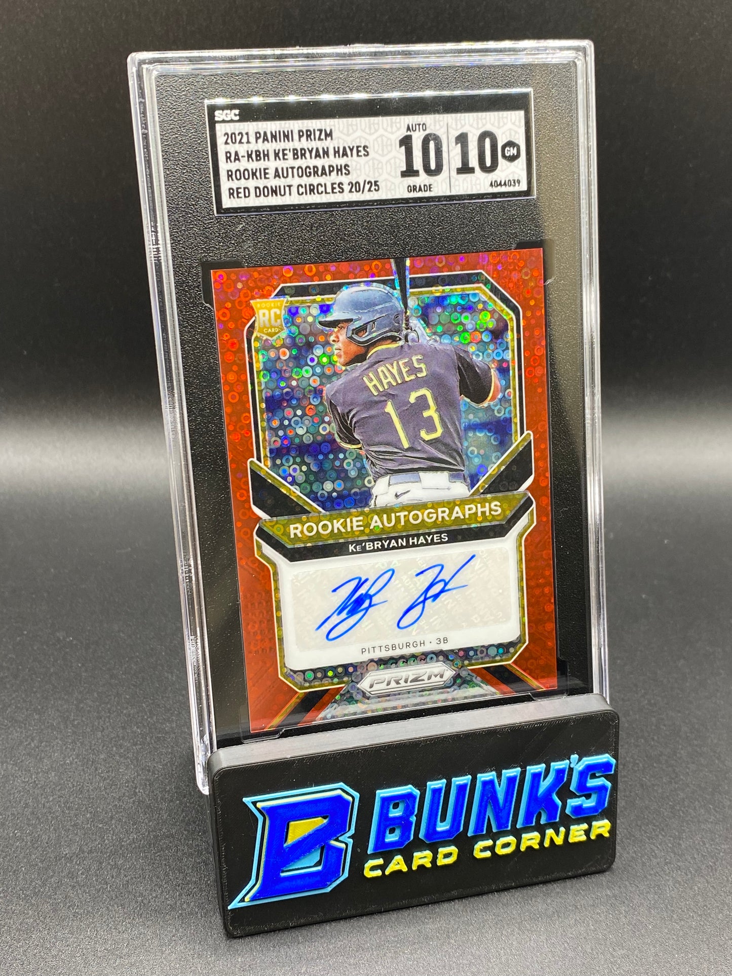 2021 Ke'Bryan Hayes Rookie Auto. Red Donut Circles SGC 10/10 (Box B67)