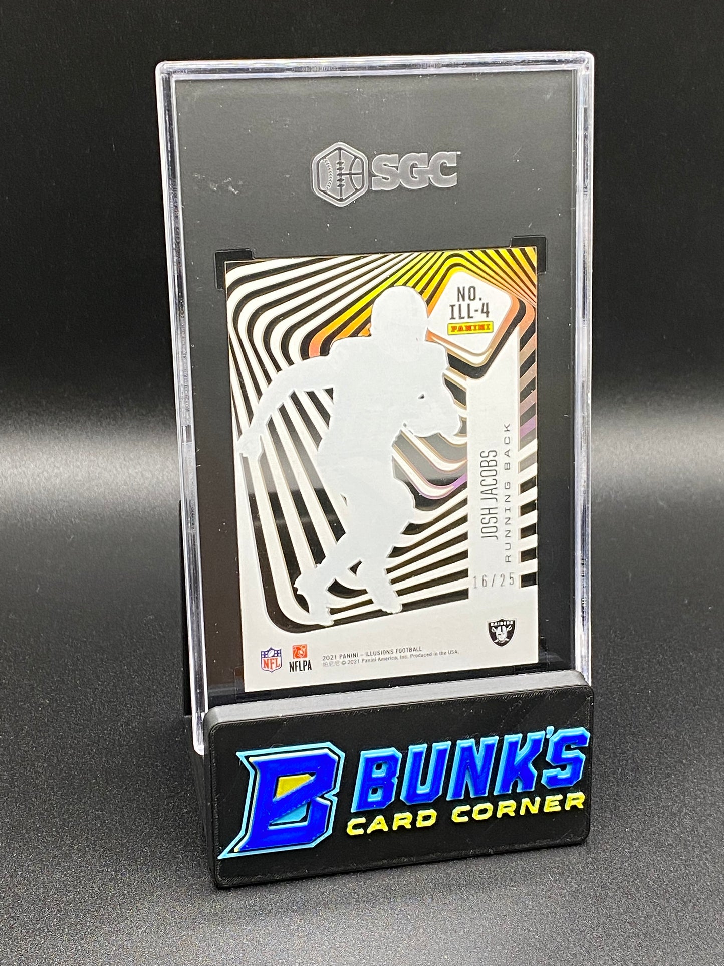 2021 Josh Jacobs Illusionists Gold 16/25 SGC 10