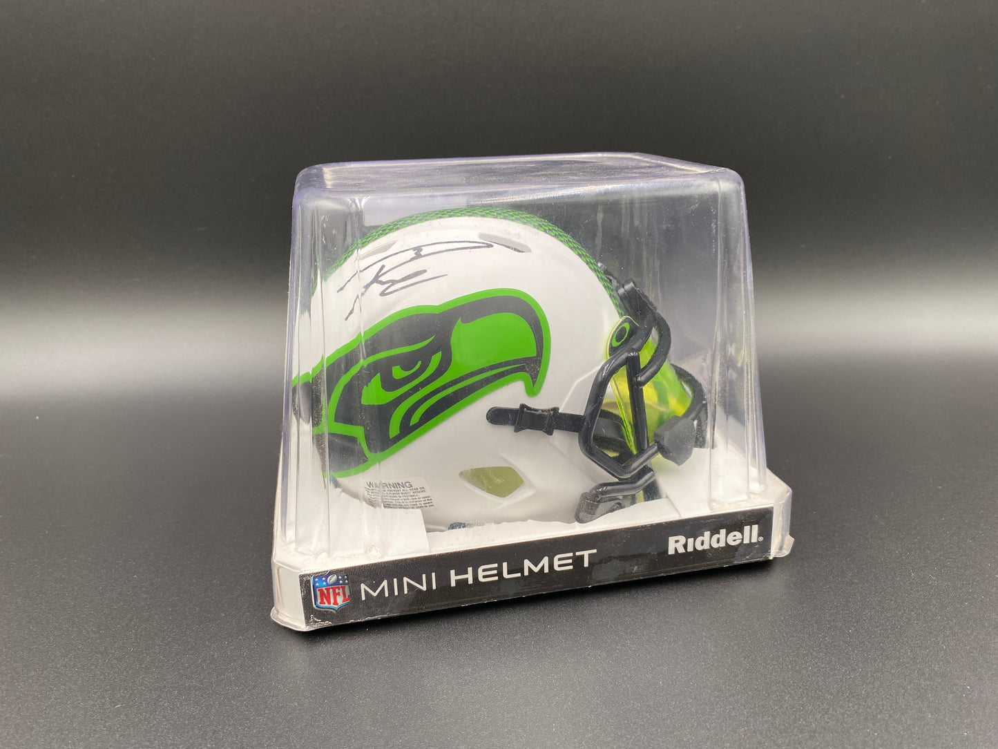 Mini Helmet Signed Russell Wilson Green Visor Beckett Coa (Opened)