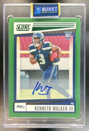 Kenneth Walker III 2022 Panini Score #329 Signatures Green Auto RC Seahawks