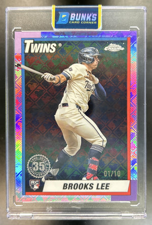 Brooks Lee 2025 Topps Chrome #90CB-20 1990 Baseball Black Refractor 1/10 Twins