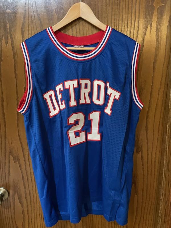 Dave Bing Autographed Pistons Jersey (custom)    HOF 1990 Inscription